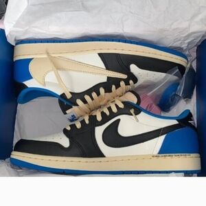 Nike Men's Black, Blue, and Cream Sneakers